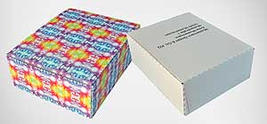 Durch Wenden wird aus der Versandverpackung eine attraktive Geschenkbox.