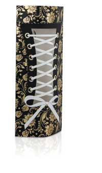 Corsage Carving: Je nach Inhalt passt die Corsage-Verpackung von rlc ihren Look individuell an. Die Verpackung wurde bereits 2013 mit dem Schweizer Swiss Star (heute Swiss Packaging Award) sowie aktuell mit dem Deutschen Verpackungspreis ausgezeichnet.