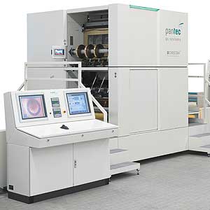 Wirtschaftliche Heißfolienprägung in der Rolle-Rolle-Produktion mit bis zu 120 m/min ermöglicht die Pantec CHEETHA.