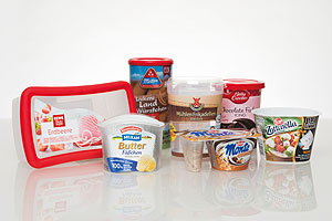 In IML-Technik produzierte Kunststoff-Verpackungen.