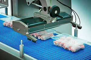 Das neu entwickelte System Ishida AirScan findet mit Lasertechnologie auch kleinste Löcher in MAP-Verpackungen.
