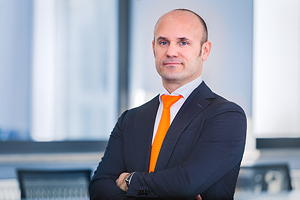 Björn Schumacher, CEO von Schumacher Packaging, fordert mit Blick auf die EU-Verpackungsverordnung, die tatsächliche Ökobilanz von Verpackungen zu berücksichtigen und auf die Vorteile papierbasierter Lösungen zu setzen.