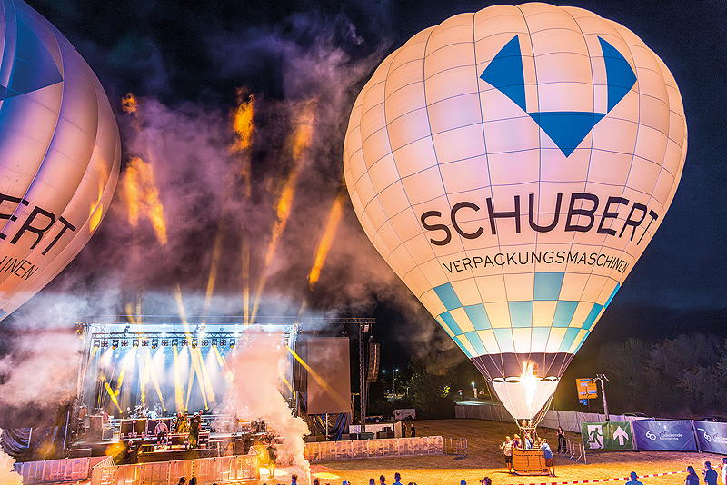 Ballonglühen auf dem Firmenjubiläum