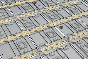 Marbach bietet die solidplate|alu, eine leichte und präzise Trägerplatte für Stanzwerkzeuge.